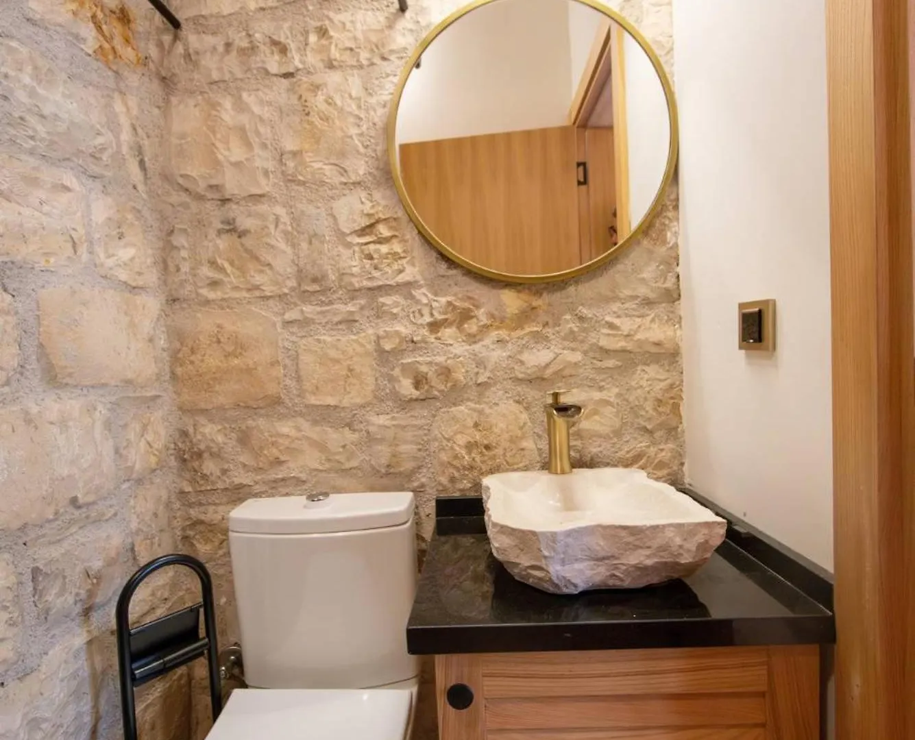 Dervis Bey Konagi Hotel Urla Turkey