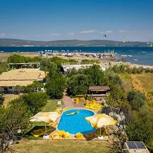  Otel Surf House